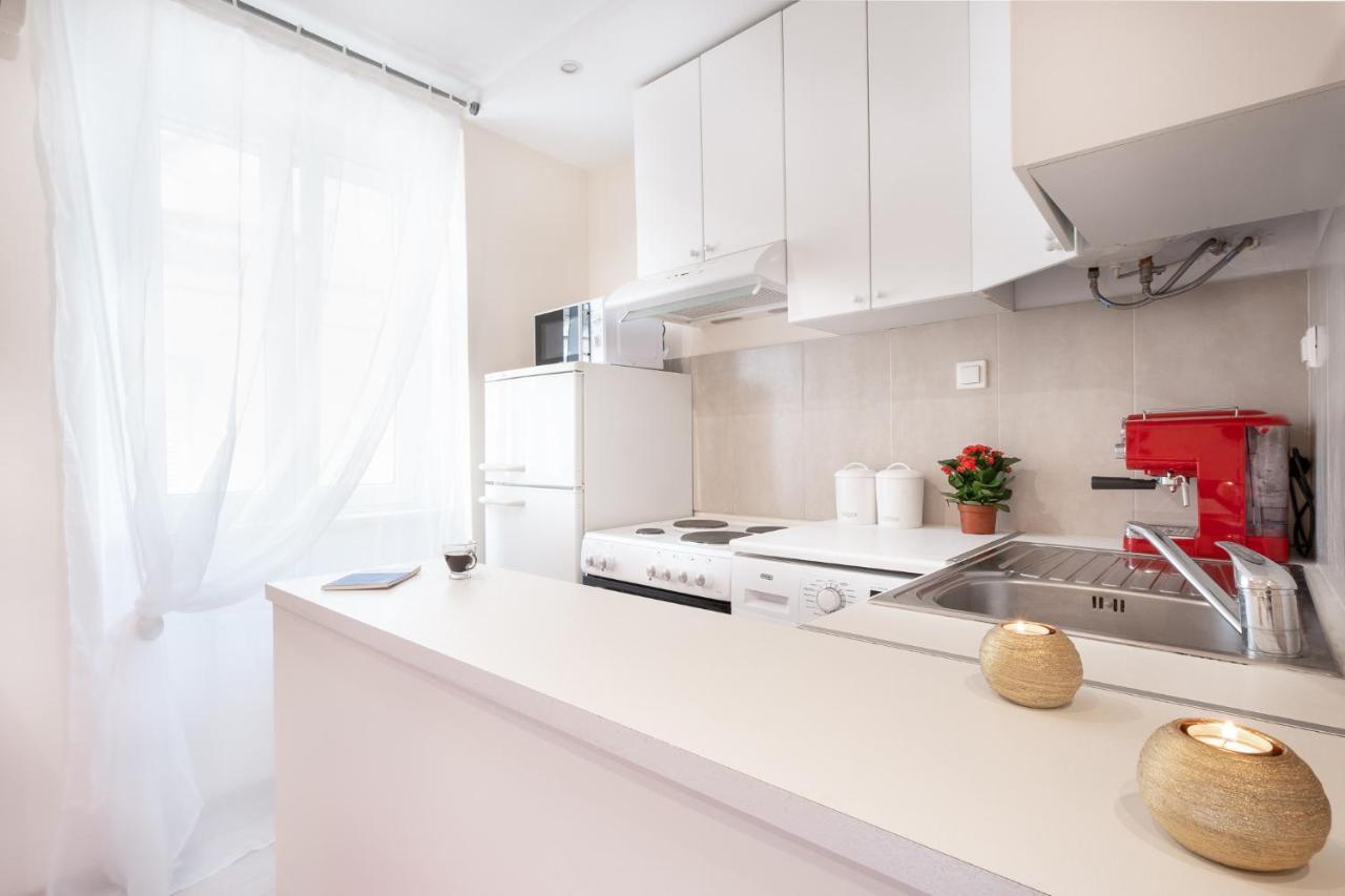 Nadiona Suites Red & Cream Corfu  Екстер'єр фото